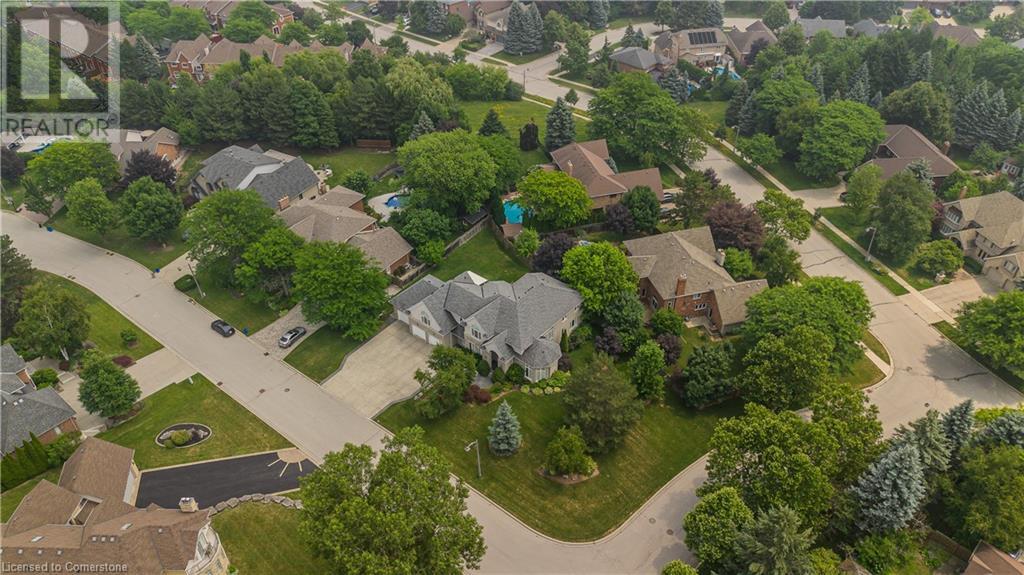 Photo 13 of 1400 Tamworth Court, Burlington ON