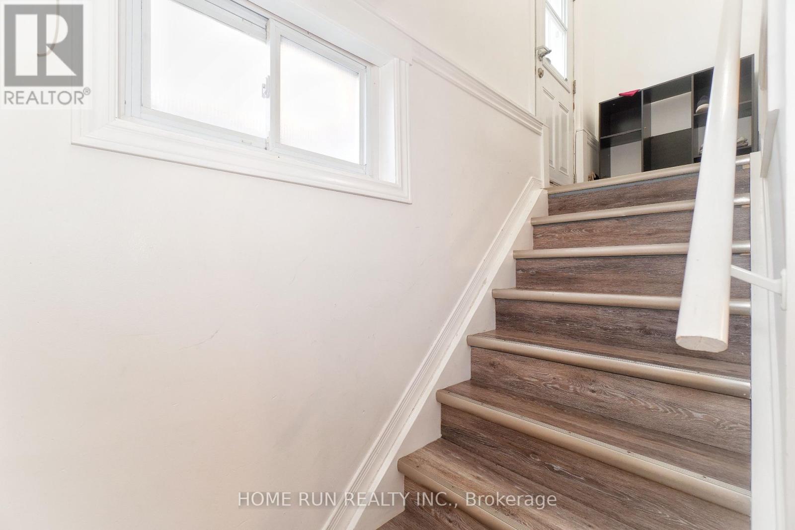 Photo 18 of 81 Marlborough Avenue, Ottawa ON