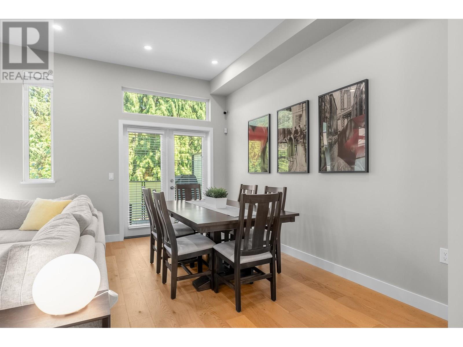Photo 10 of 4676 Capilano Road, North Vancouver BC