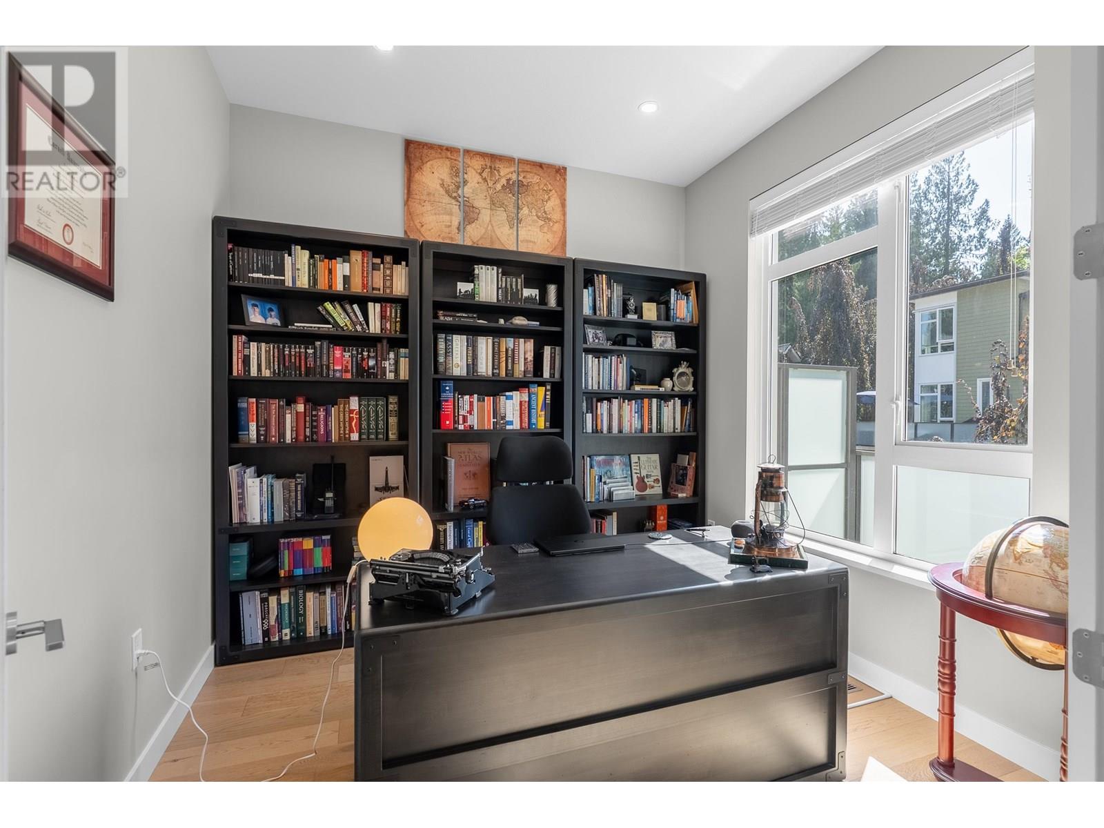 Photo 11 of 4676 Capilano Road, North Vancouver BC