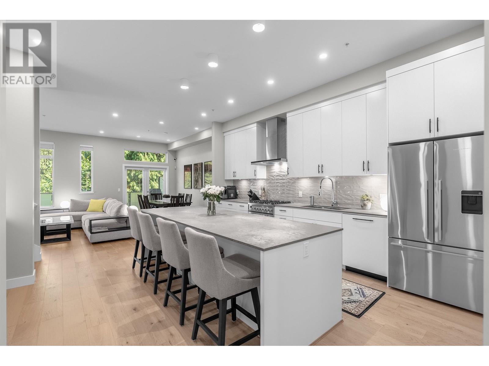 Photo 2 of 4676 Capilano Road, North Vancouver BC