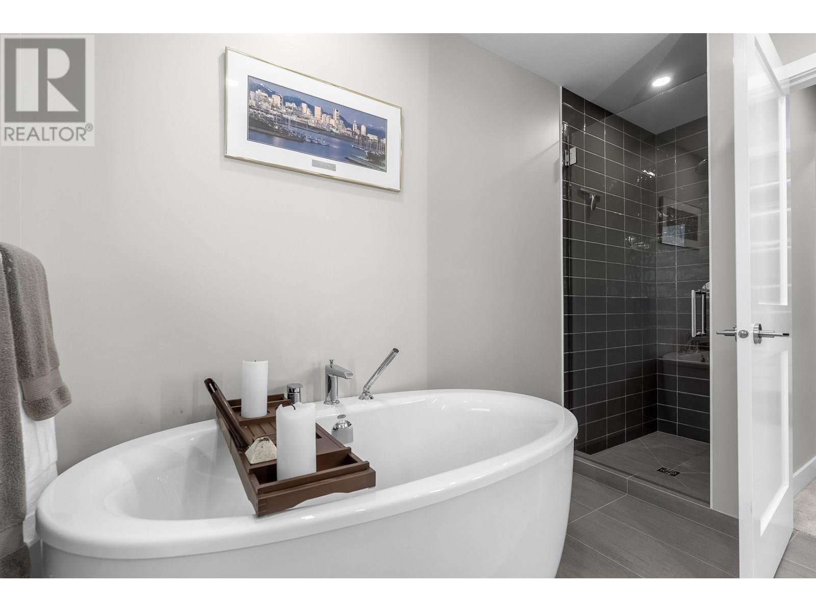 Photo 20 of 4676 Capilano Road, North Vancouver BC