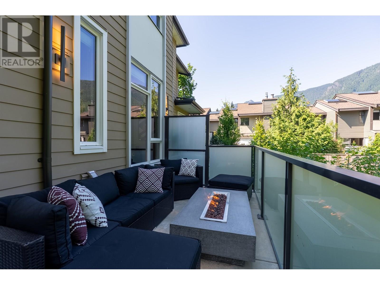 Photo 13 of 4676 Capilano Road, North Vancouver BC