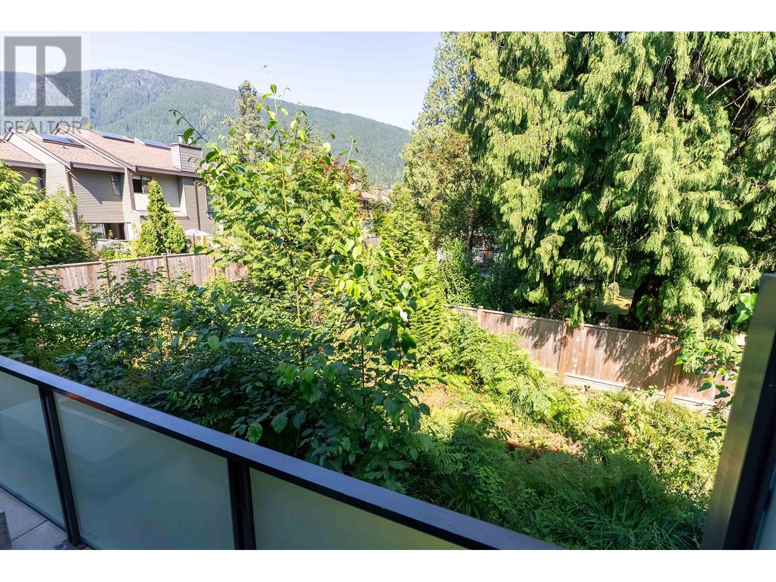 Photo 33 of 4676 Capilano Road, North Vancouver BC