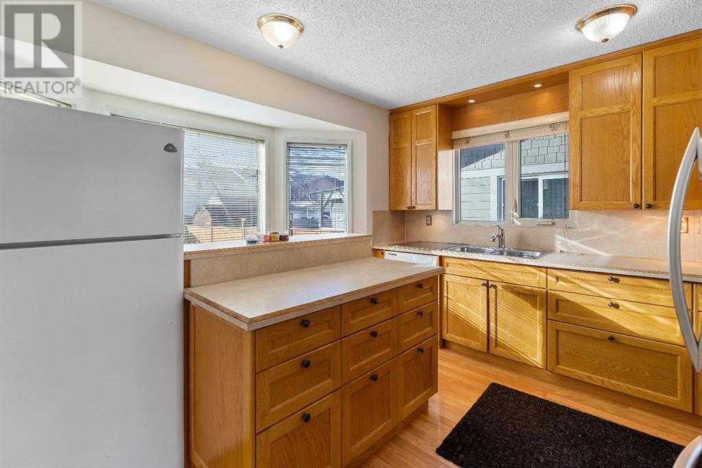 Single Family House for Sale in  Templevale Road NE Temple Calgary 
