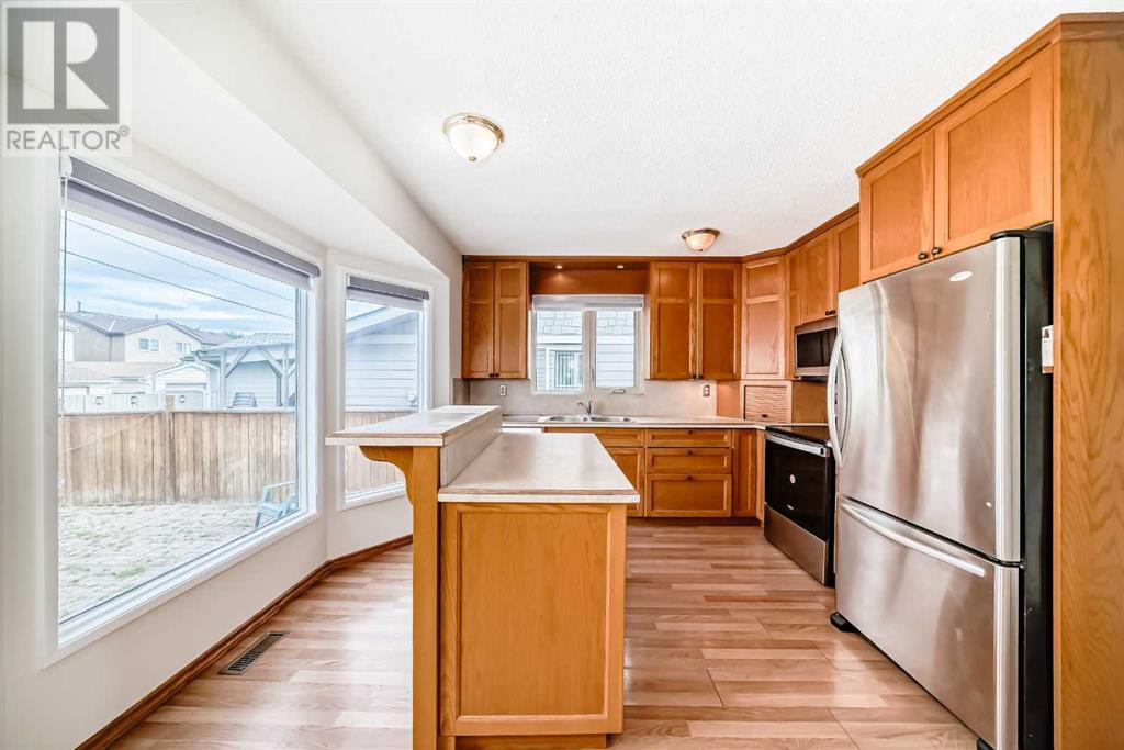 Single Family House for Sale in  Templevale Road NE Temple Calgary 