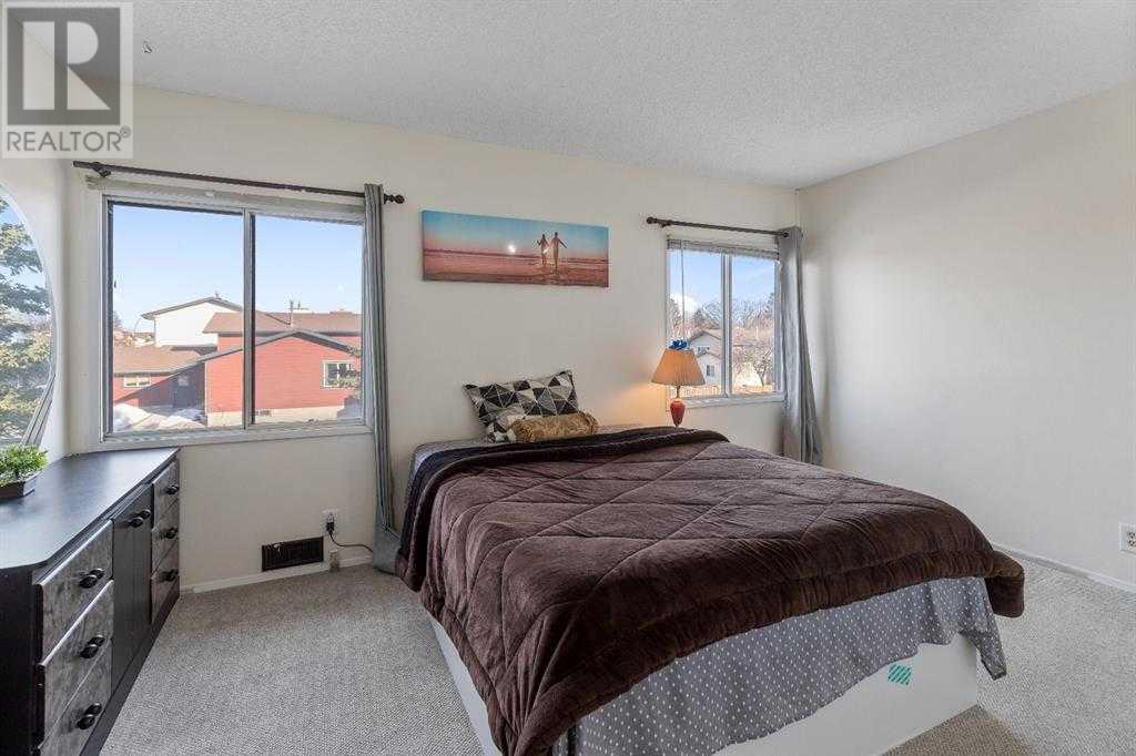 Single Family House for Sale in  Templevale Road NE Temple Calgary 
