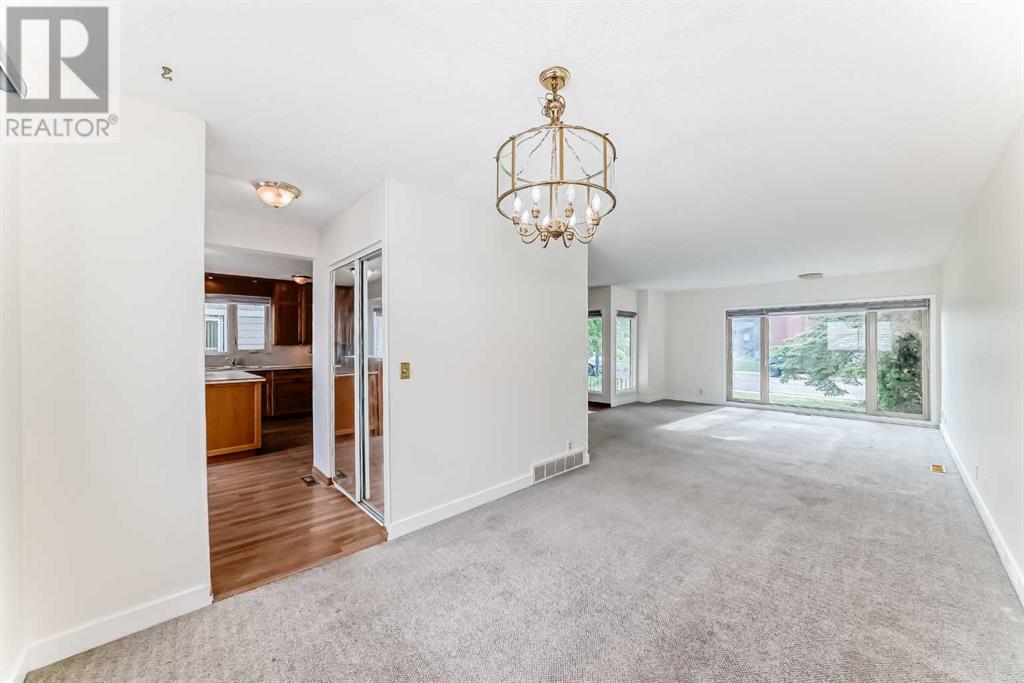 Single Family House for Sale in  Templevale Road NE Temple Calgary 