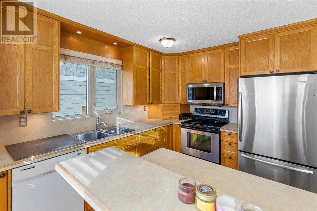 Single Family House for Sale in  Templevale Road NE Temple Calgary 
