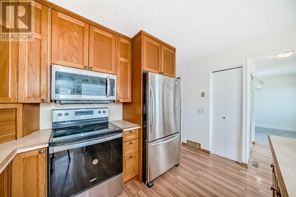 Single Family House for Sale in  Templevale Road NE Temple Calgary 