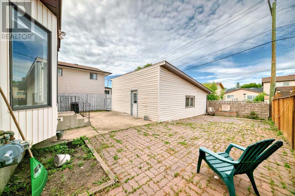 Single Family House for Sale in  Templevale Road NE Temple Calgary 