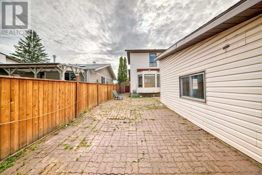 Single Family House for Sale in  Templevale Road NE Temple Calgary 