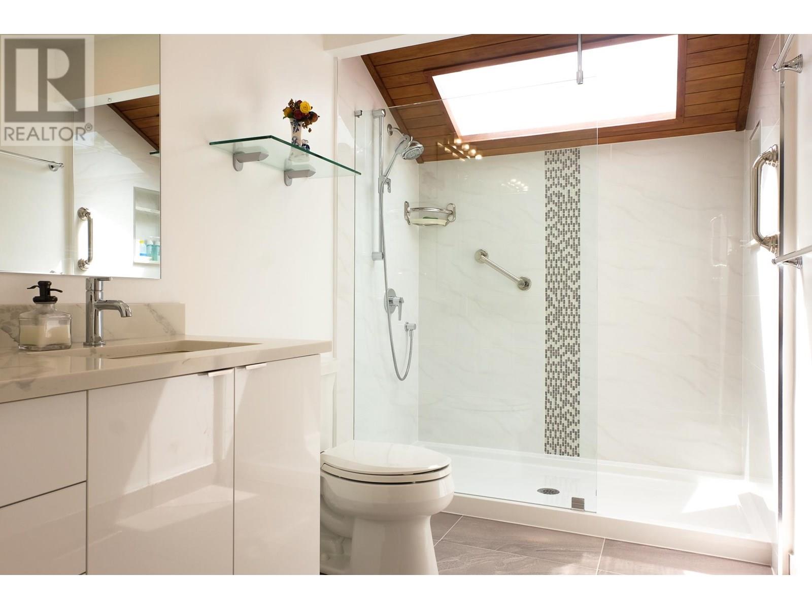 Photo 11 of 16 4411 Williams Road, Richmond BC