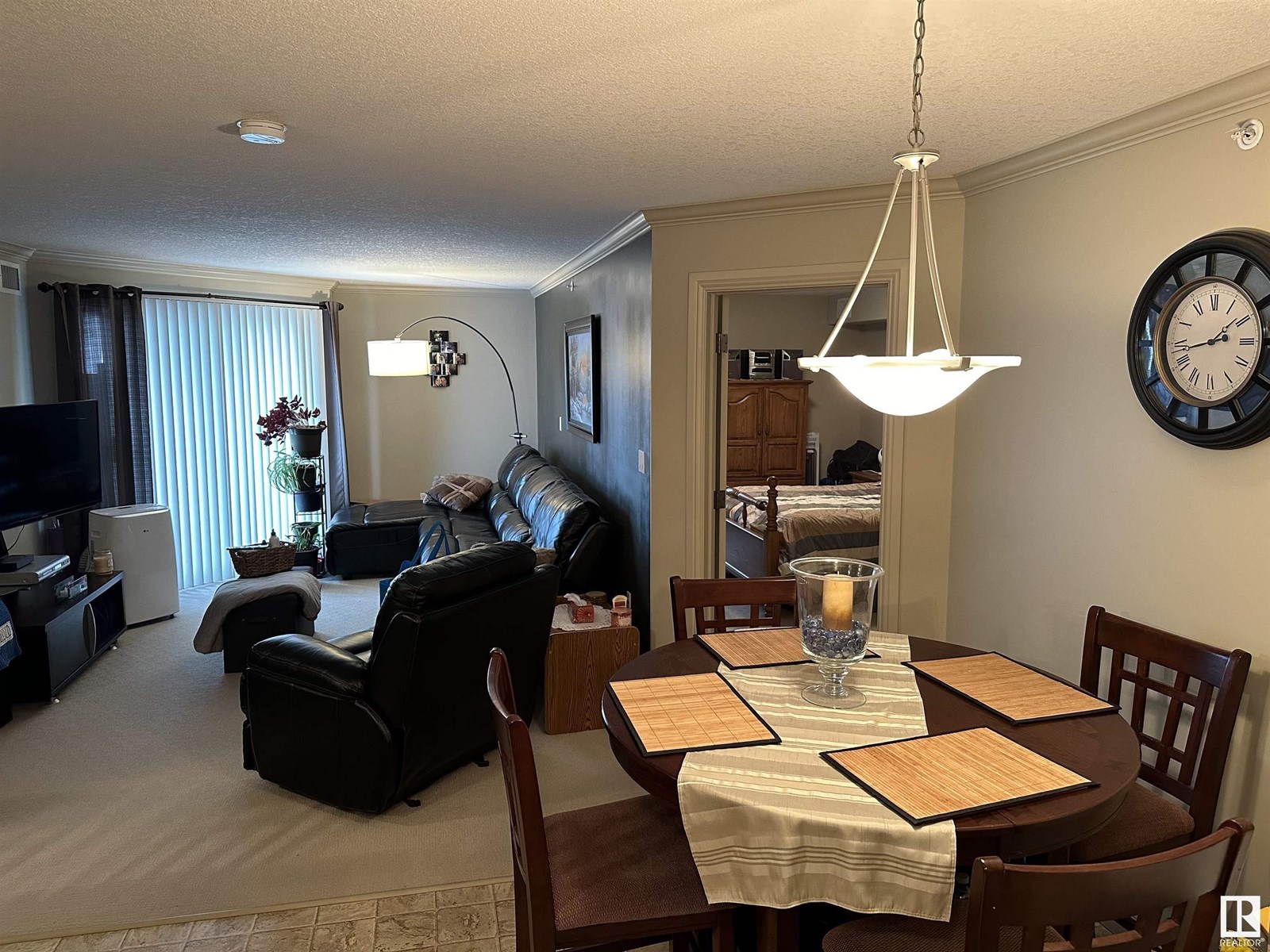 Photo 4 of 419 13005 140 Av Nw Nw, Edmonton AB