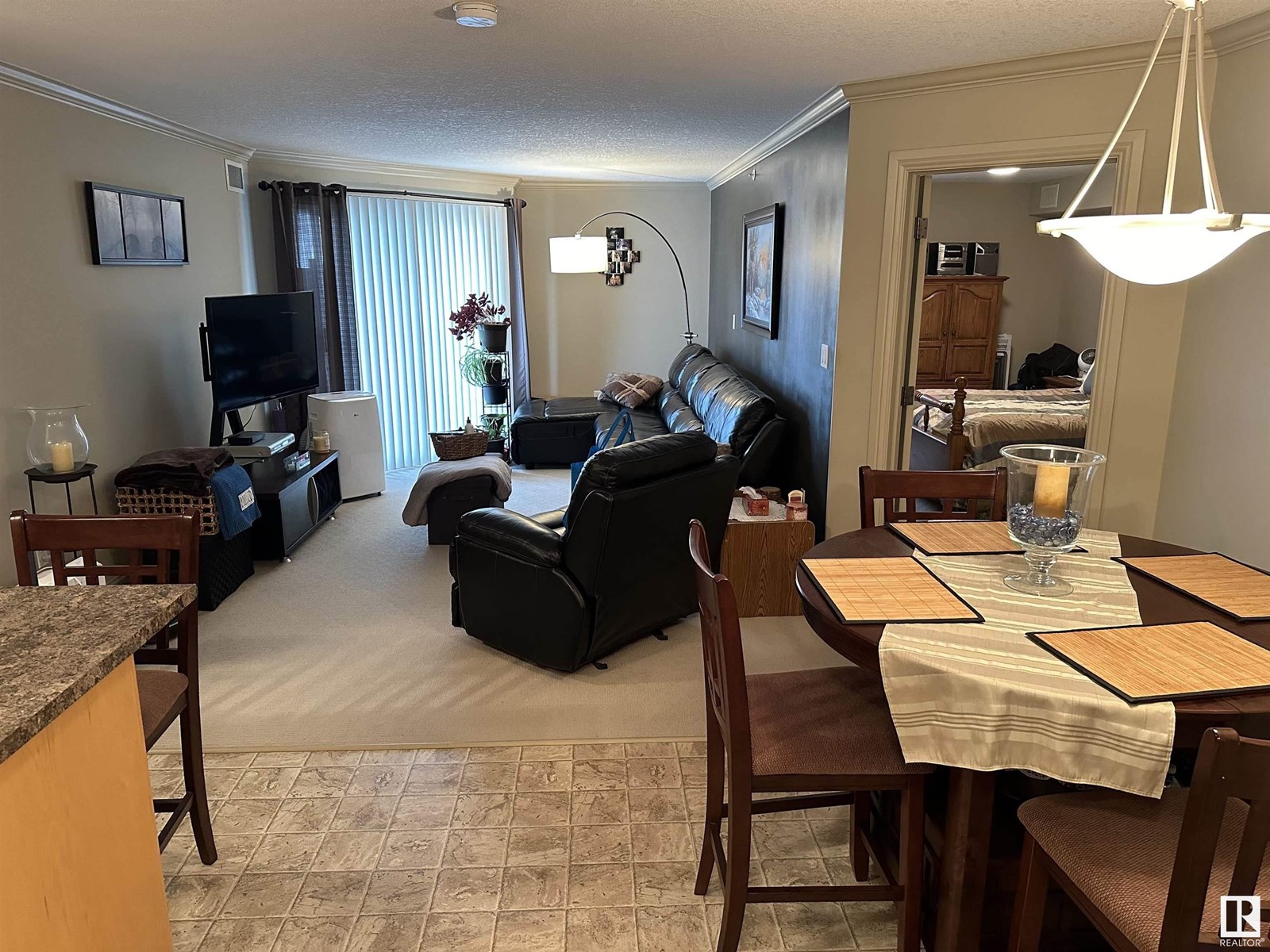 Photo 5 of 419 13005 140 Av Nw Nw, Edmonton AB