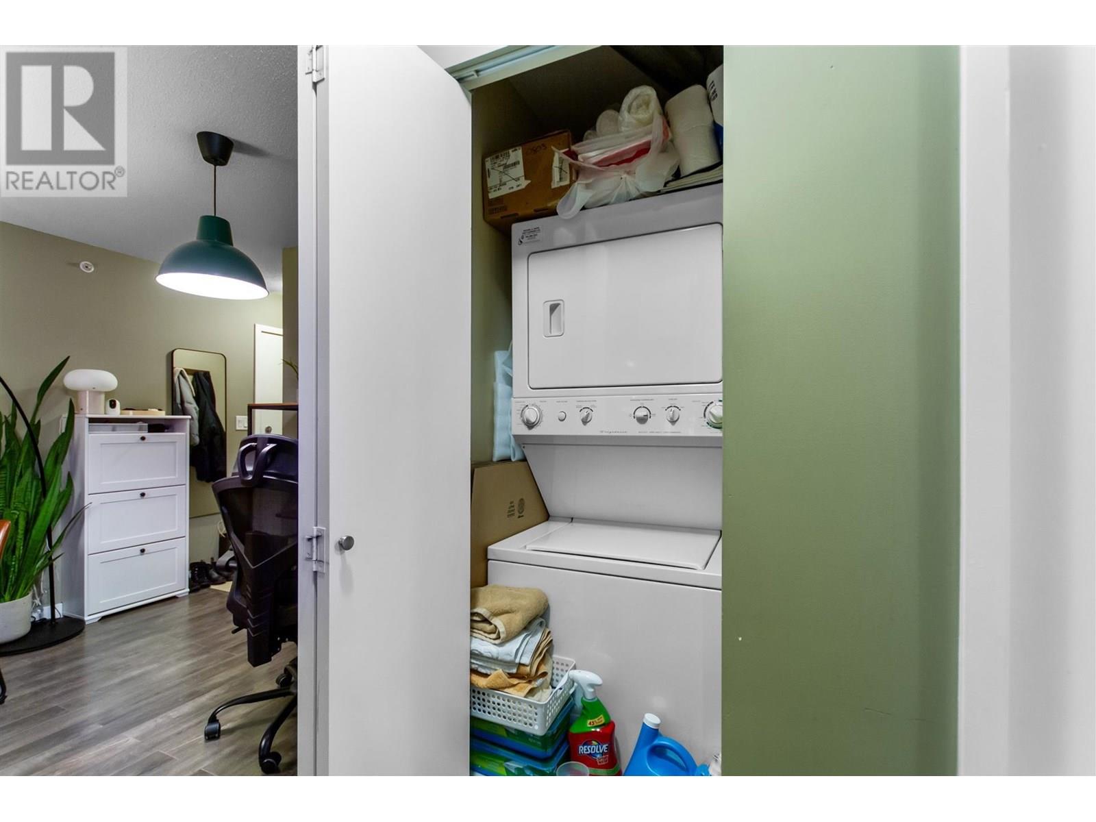 Photo 14 of 1606 1082 Seymour Street, Vancouver BC
