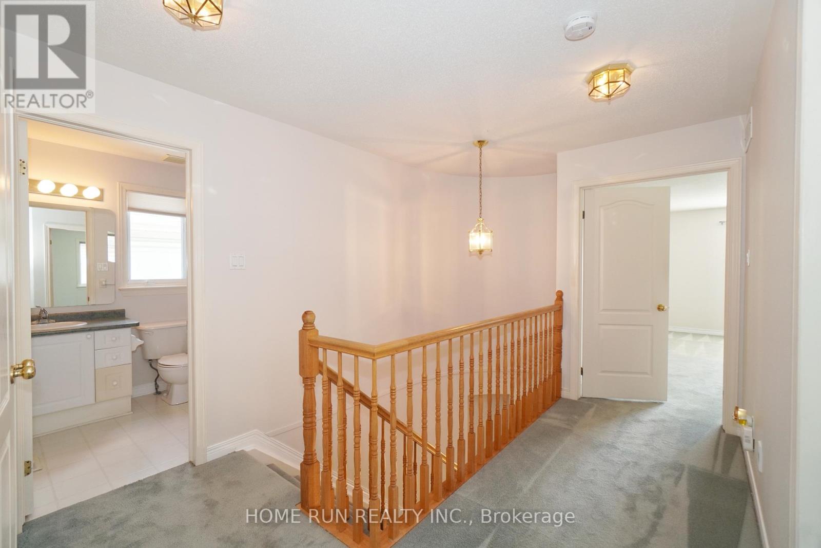 Photo 7 of 15 Evanshen Crescent, Ottawa ON