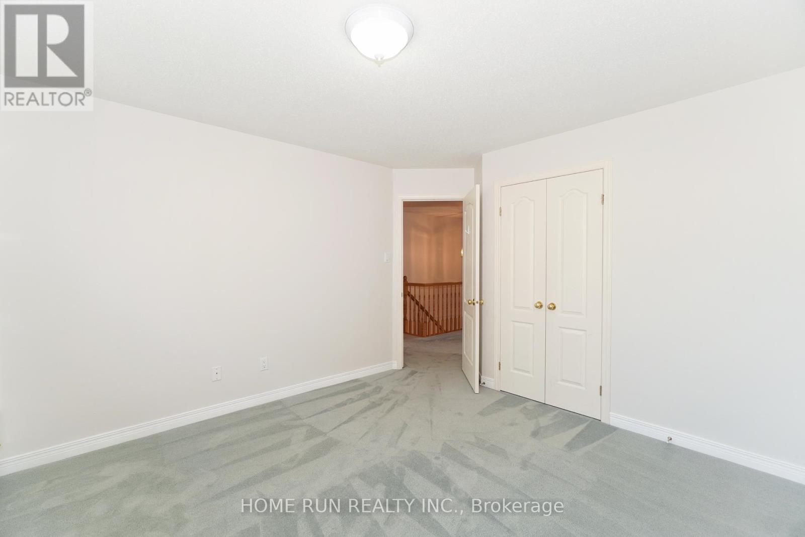 Photo 17 of 15 Evanshen Crescent, Ottawa ON