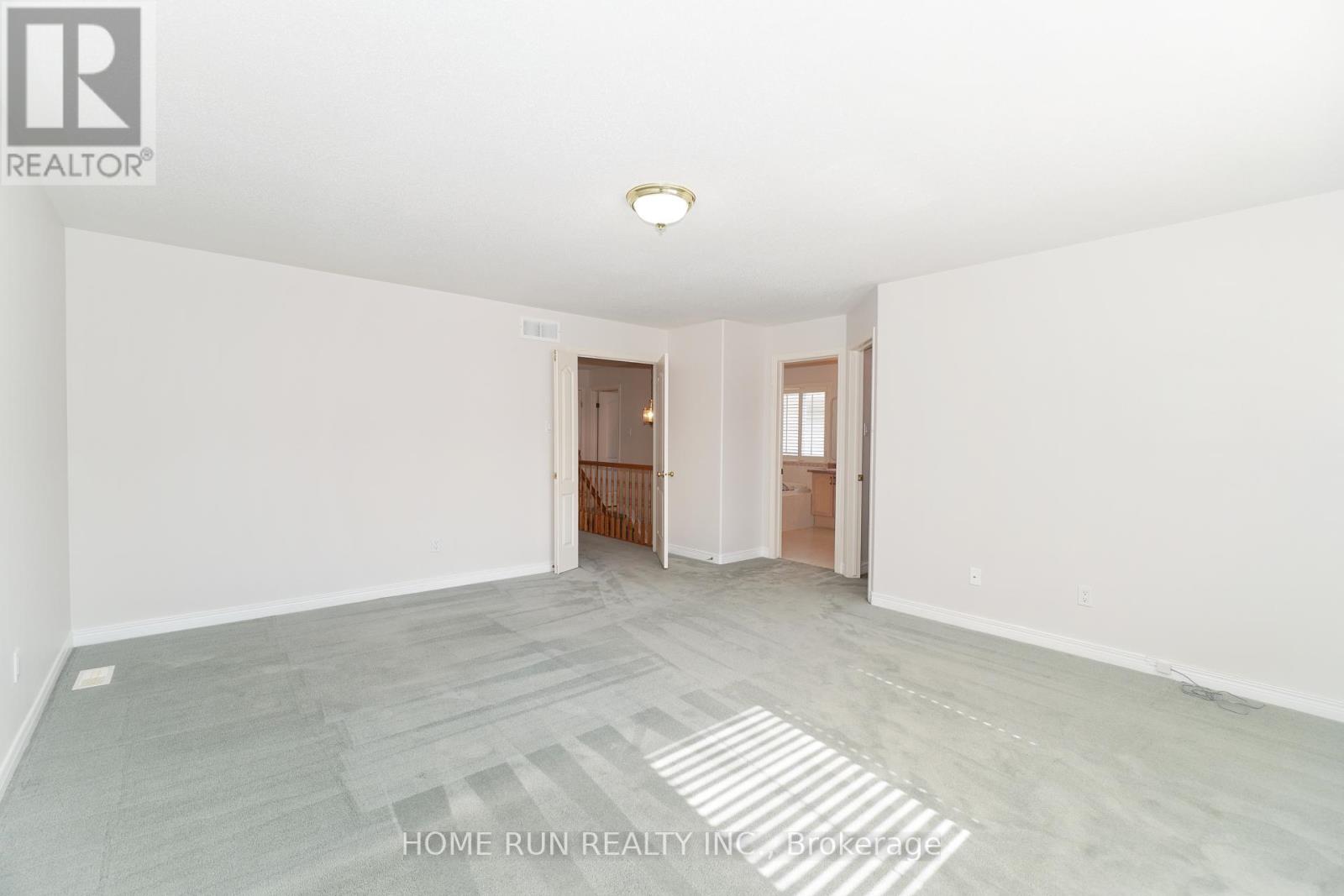 Photo 1 of 15 Evanshen Crescent, Ottawa ON