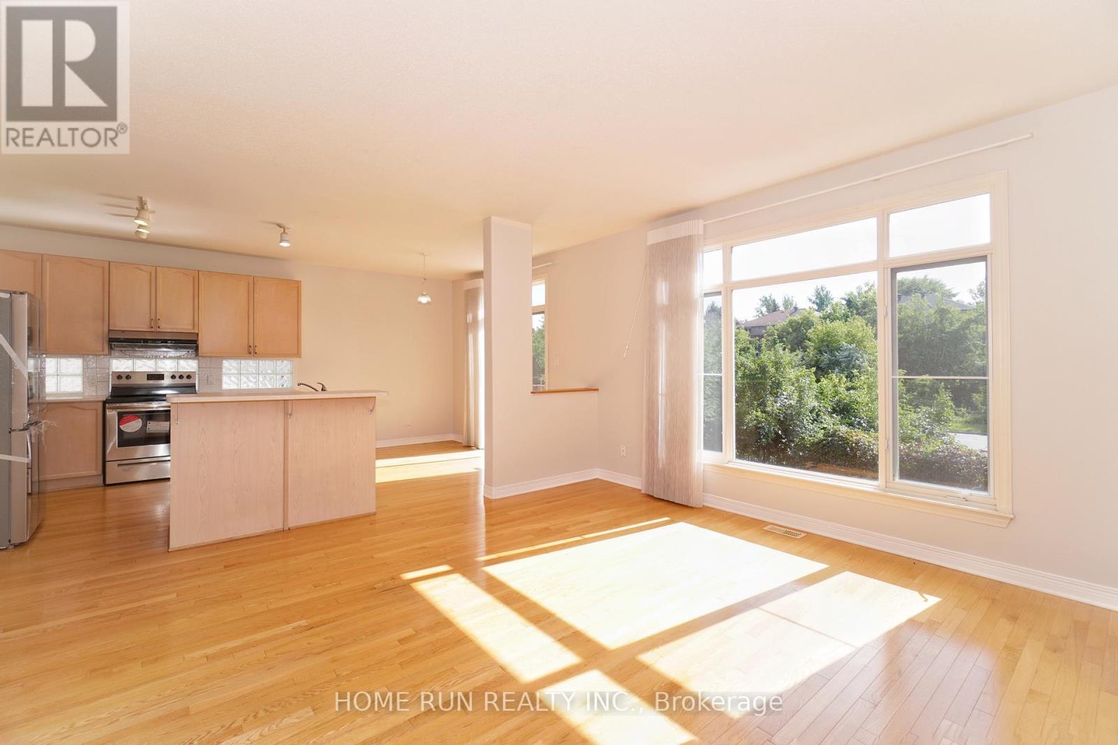 Photo 29 of 15 Evanshen Crescent, Ottawa ON