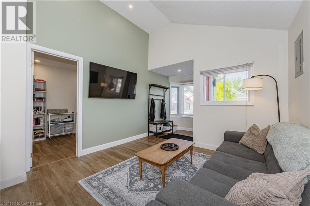 Photo 8 of 64 Churchill Street, St Catharines ON