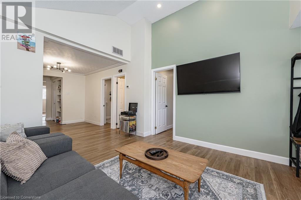 Photo 9 of 64 Churchill Street, St Catharines ON