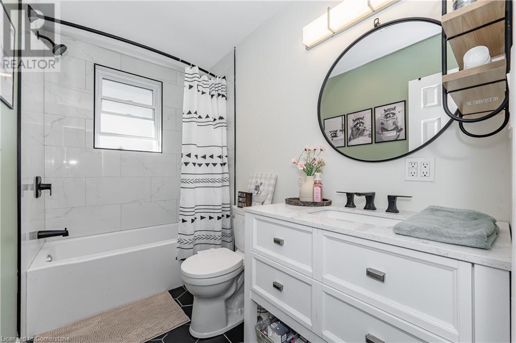 Photo 17 of 64 Churchill Street, St Catharines ON