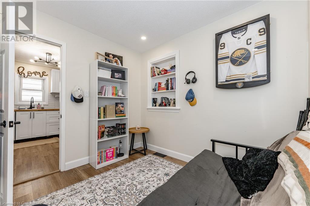 Photo 16 of 64 Churchill Street, St Catharines ON