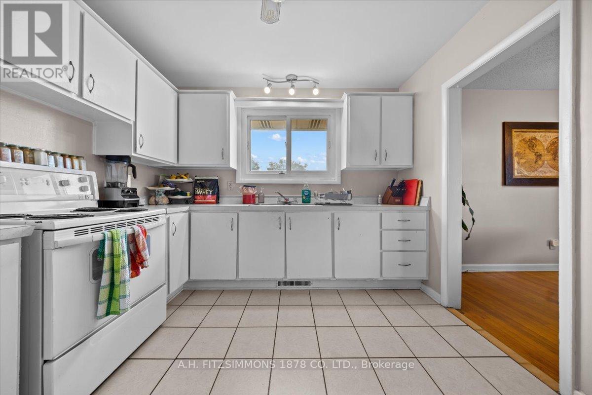 Photo 12 of 1217 Cameo Drive, Ottawa ON