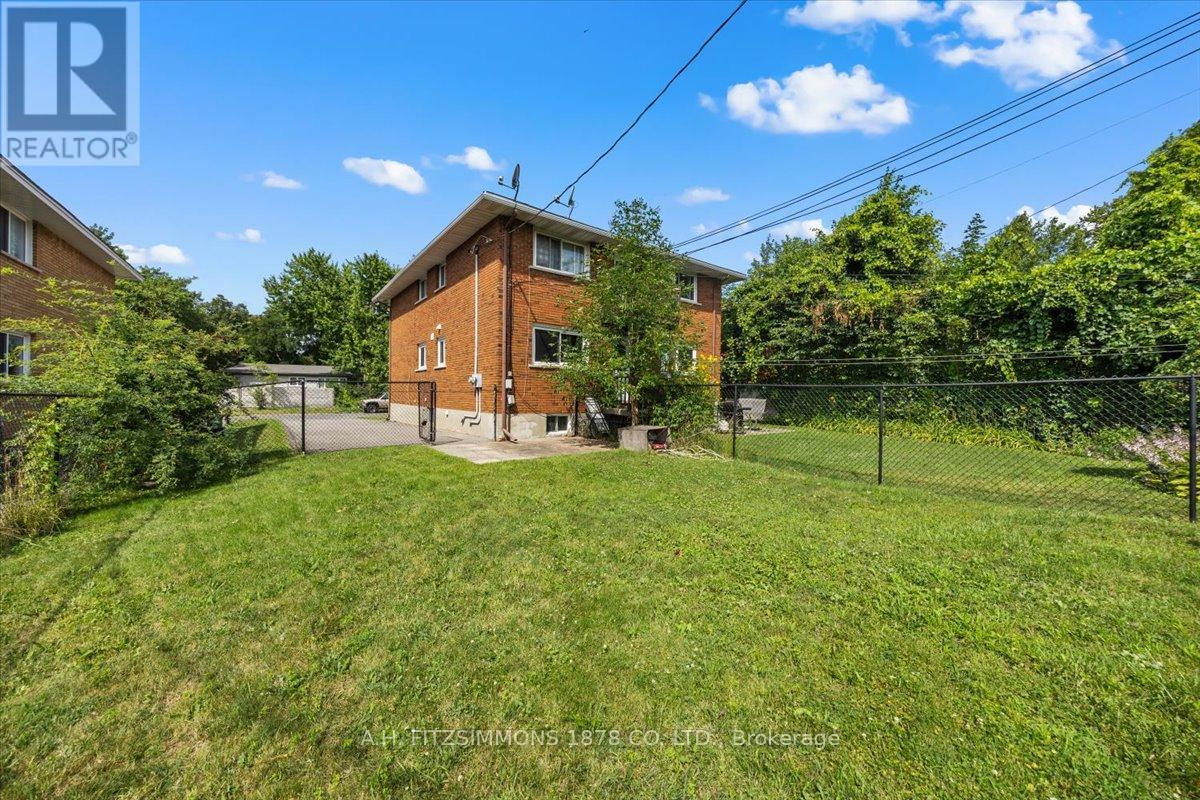 Photo 13 of 1217 Cameo Drive, Ottawa ON