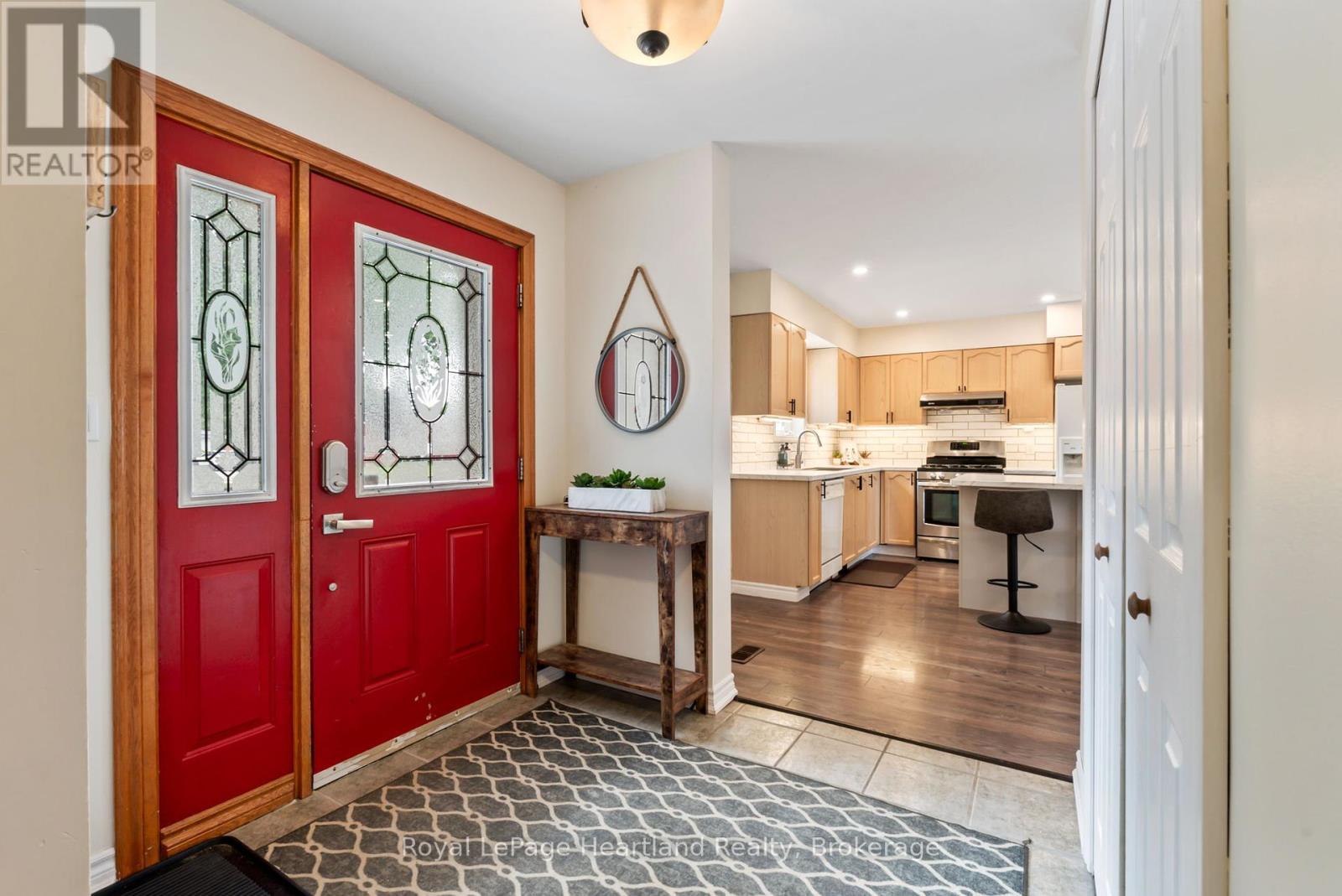 Photo 4 of 415 Cavan Street, Minto ON