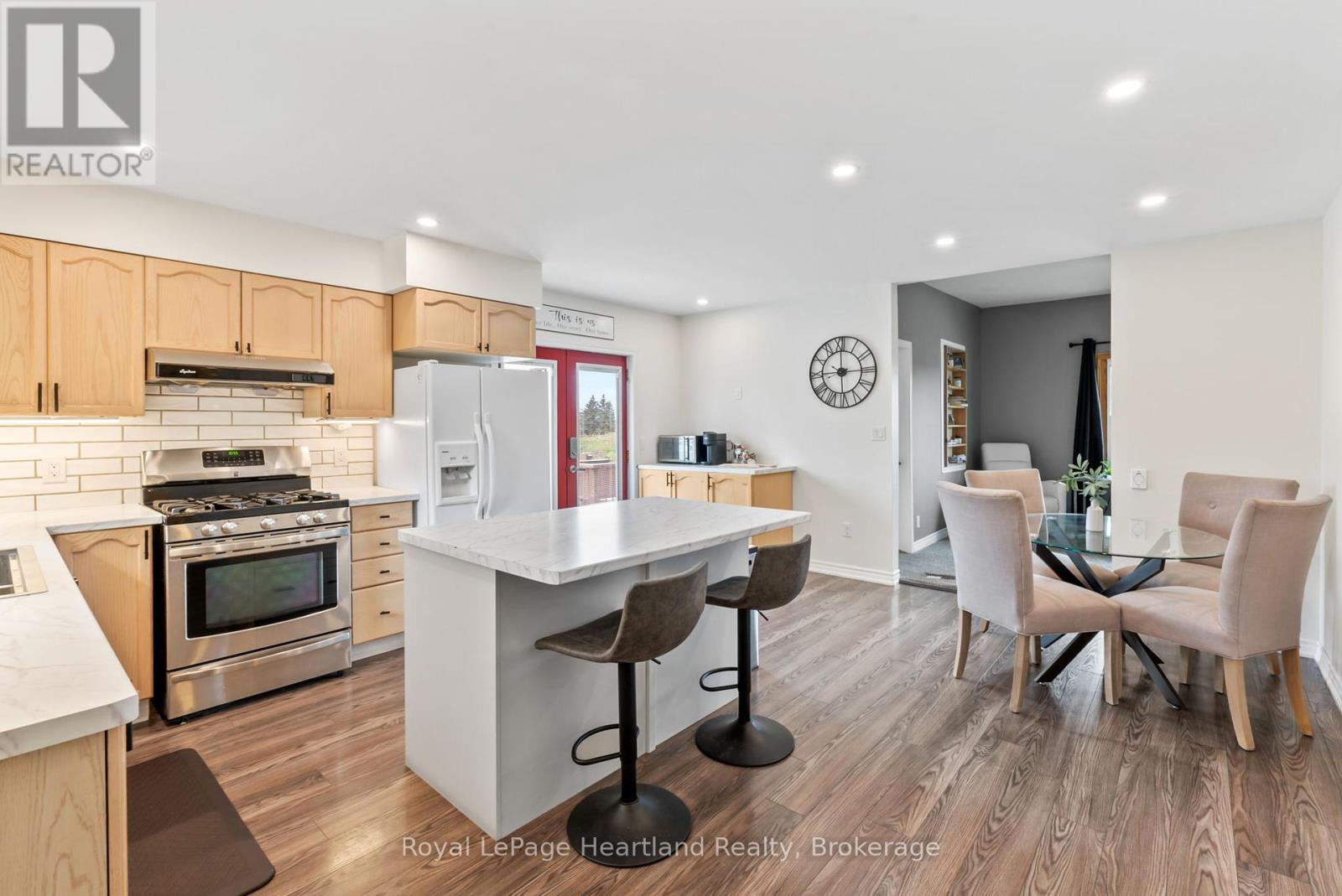 Photo 36 of 415 Cavan Street, Minto ON