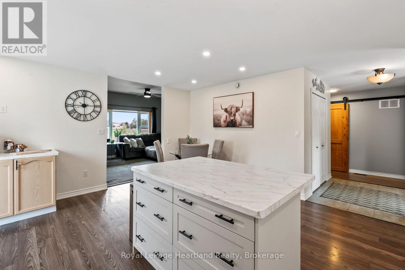 Photo 24 of 415 Cavan Street, Minto ON