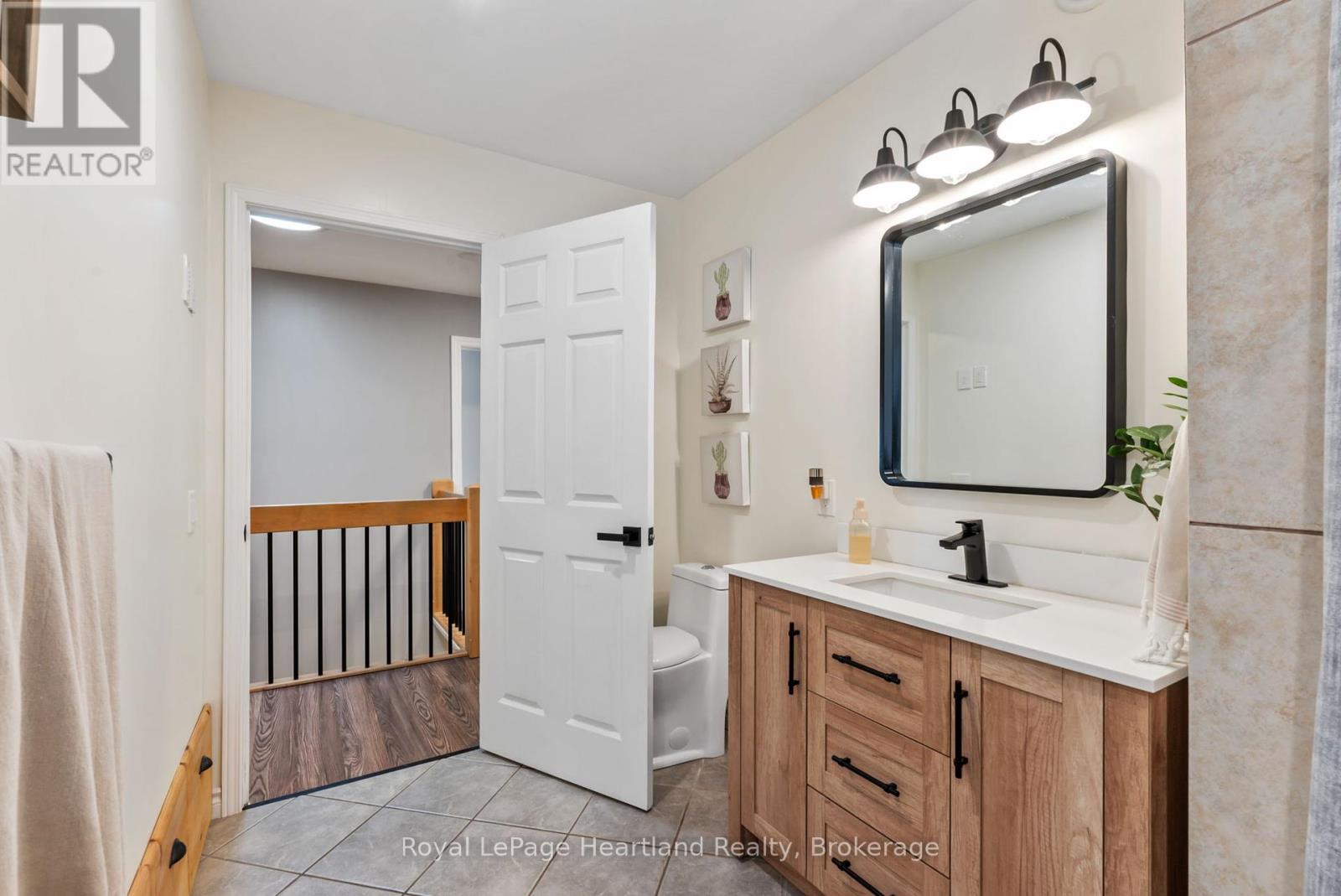 Photo 15 of 415 Cavan Street, Minto ON