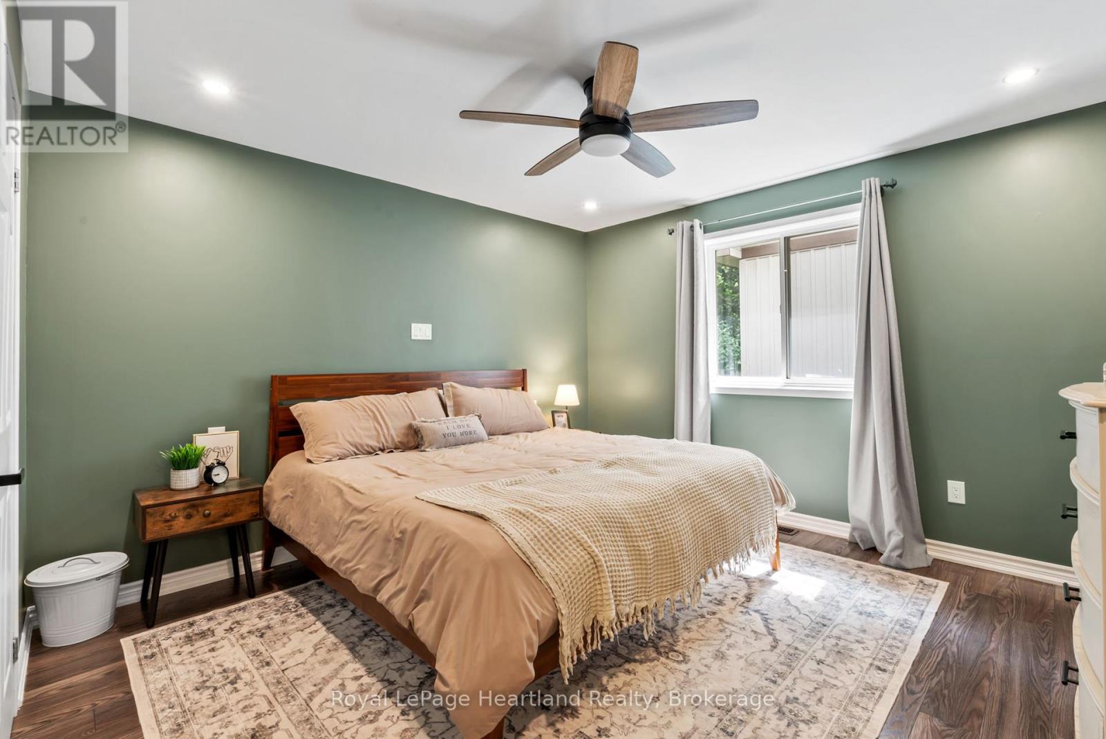 Photo 27 of 415 Cavan Street, Minto ON