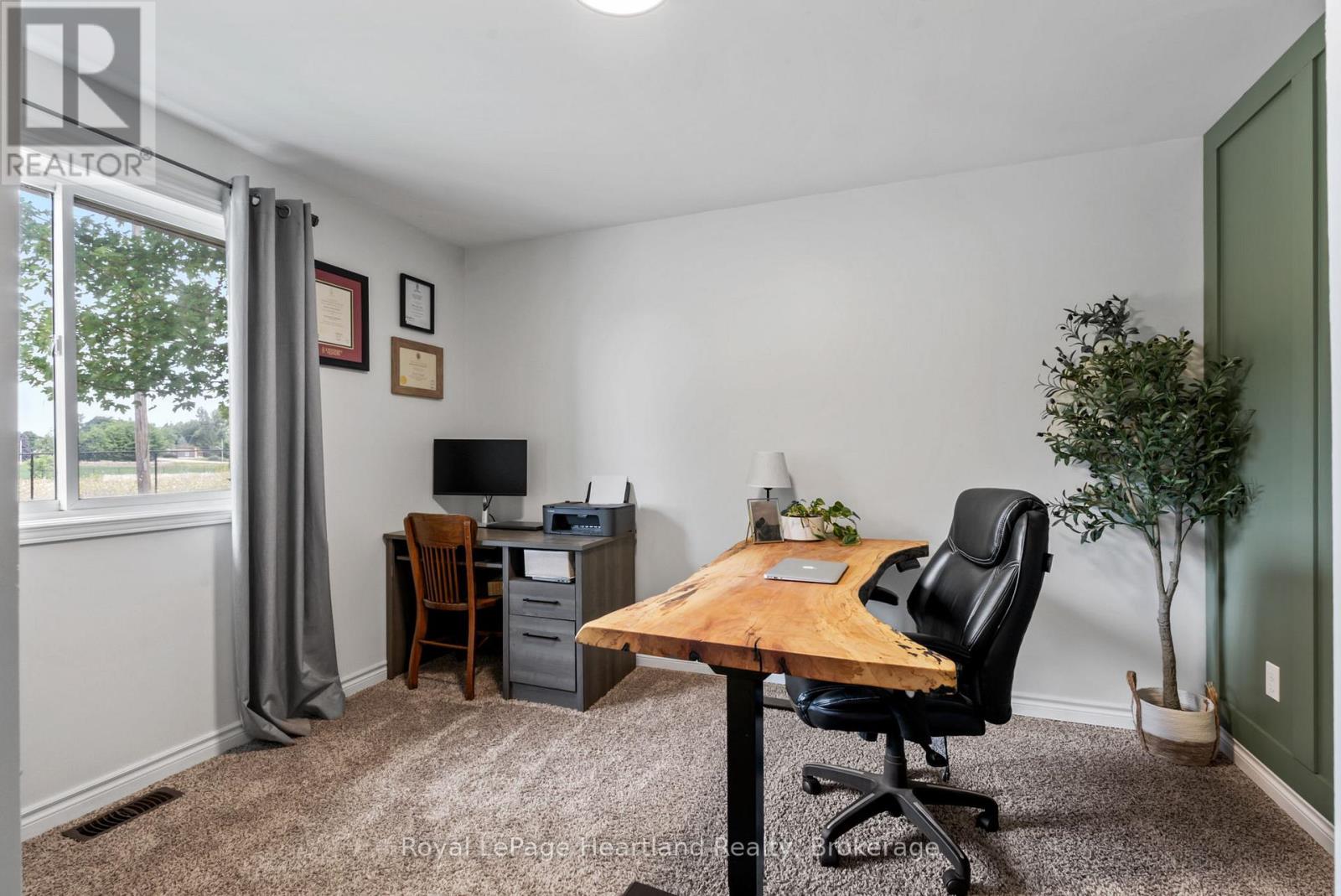 Photo 14 of 415 Cavan Street, Minto ON