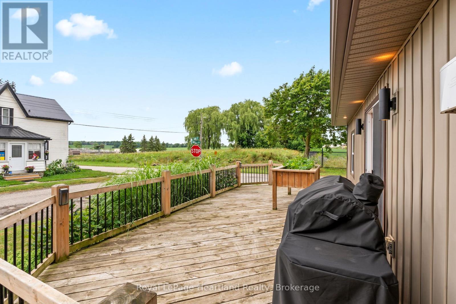 Photo 23 of 415 Cavan Street, Minto ON