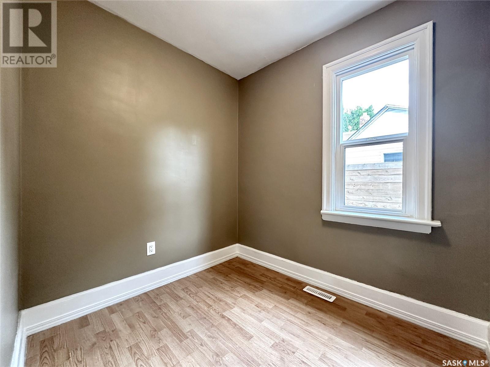 Photo 10 of 1020 K Avenue N, Saskatoon SK