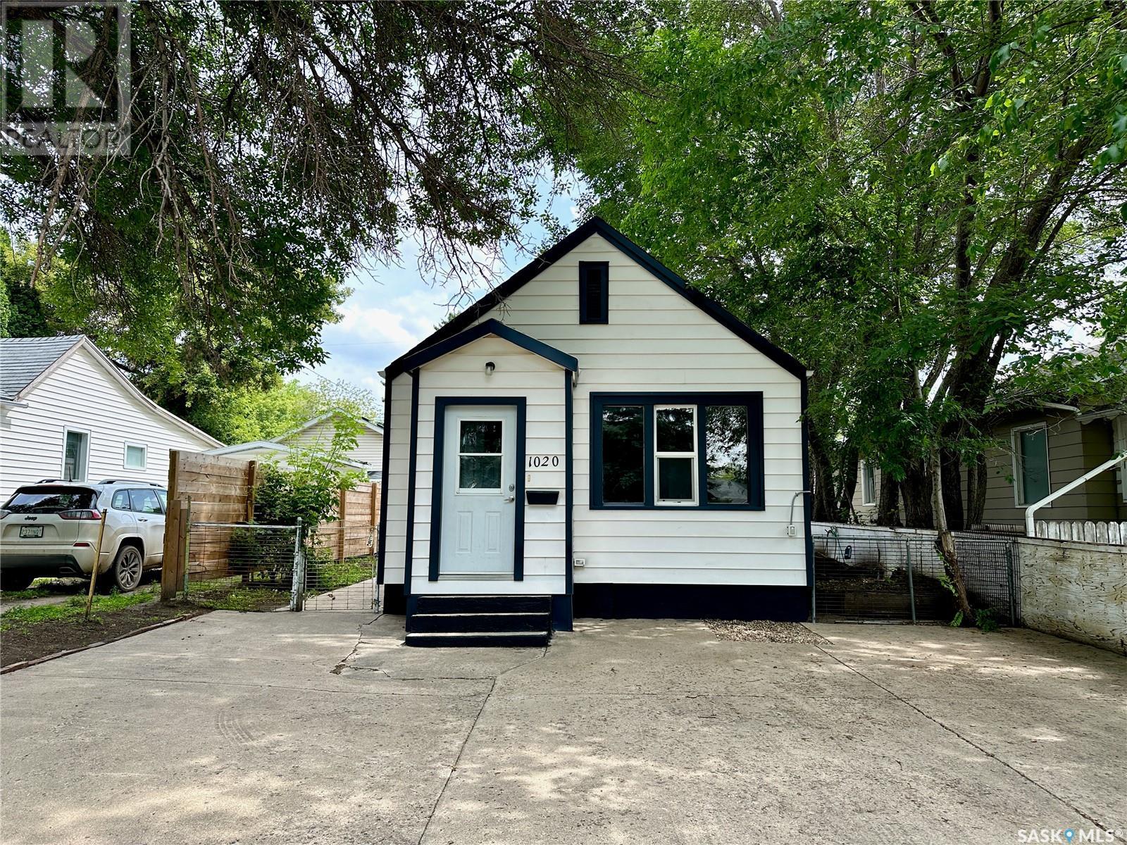 Photo 2 of 1020 K Avenue N, Saskatoon SK