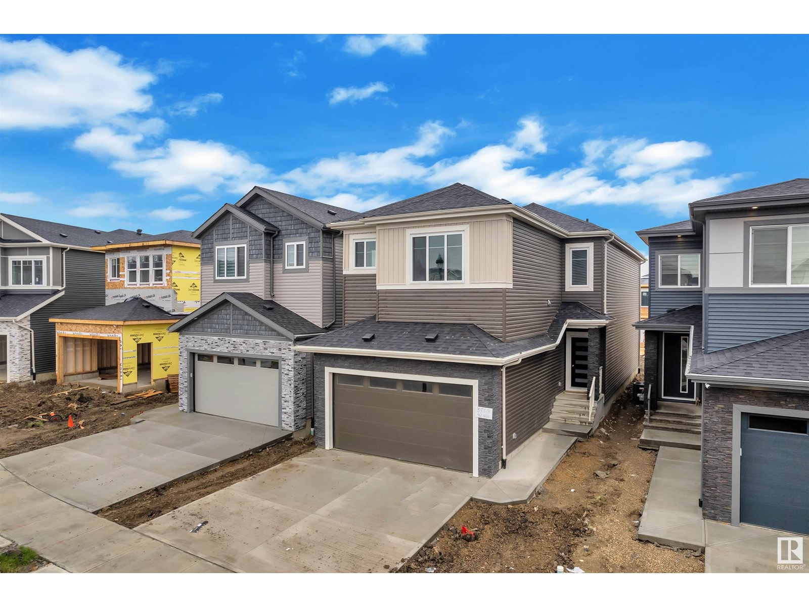 Photo 2 of 3515 42 Av, Beaumont AB