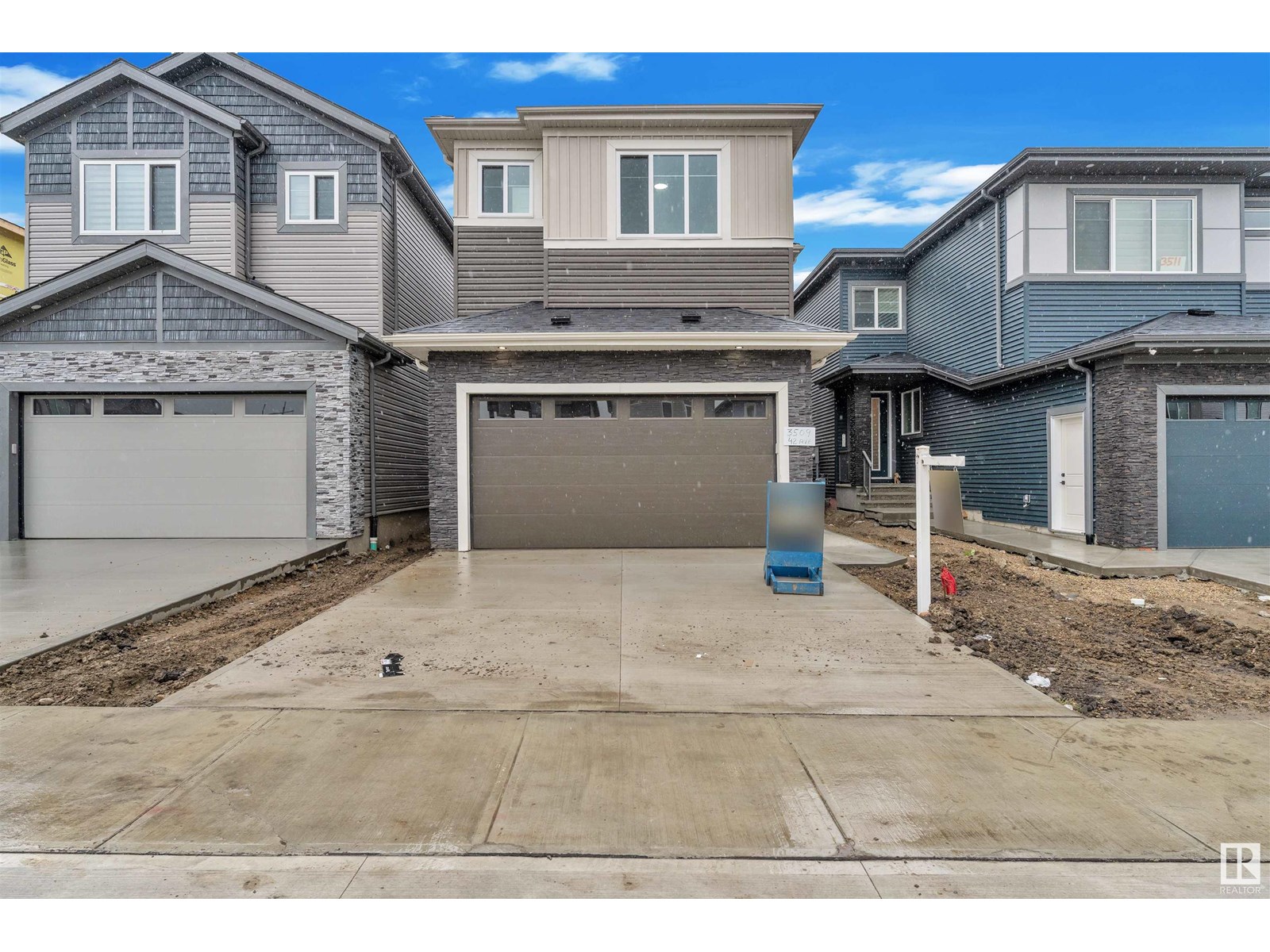 Photo 3 of 3515 42 Av, Beaumont AB