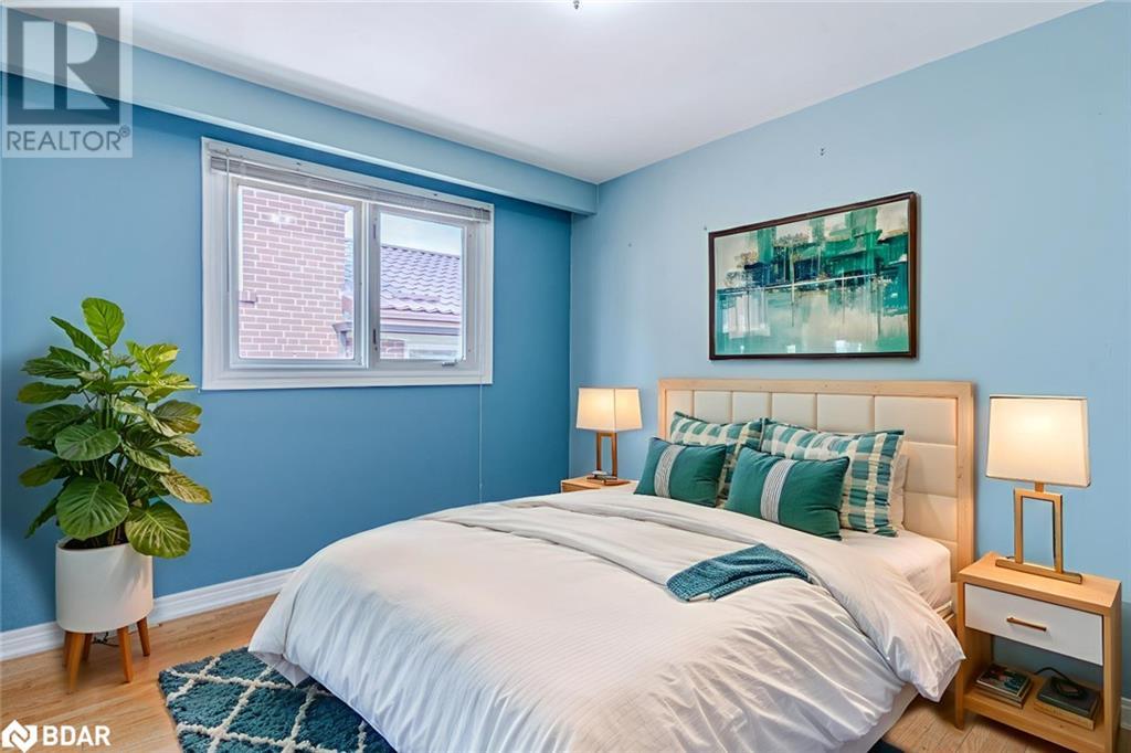 Photo 9 of 39 Frith Road, Toronto ON