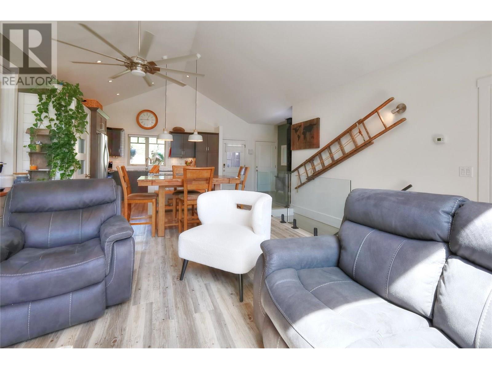 Photo 18 of 917 Copper Point Way, Windermere BC