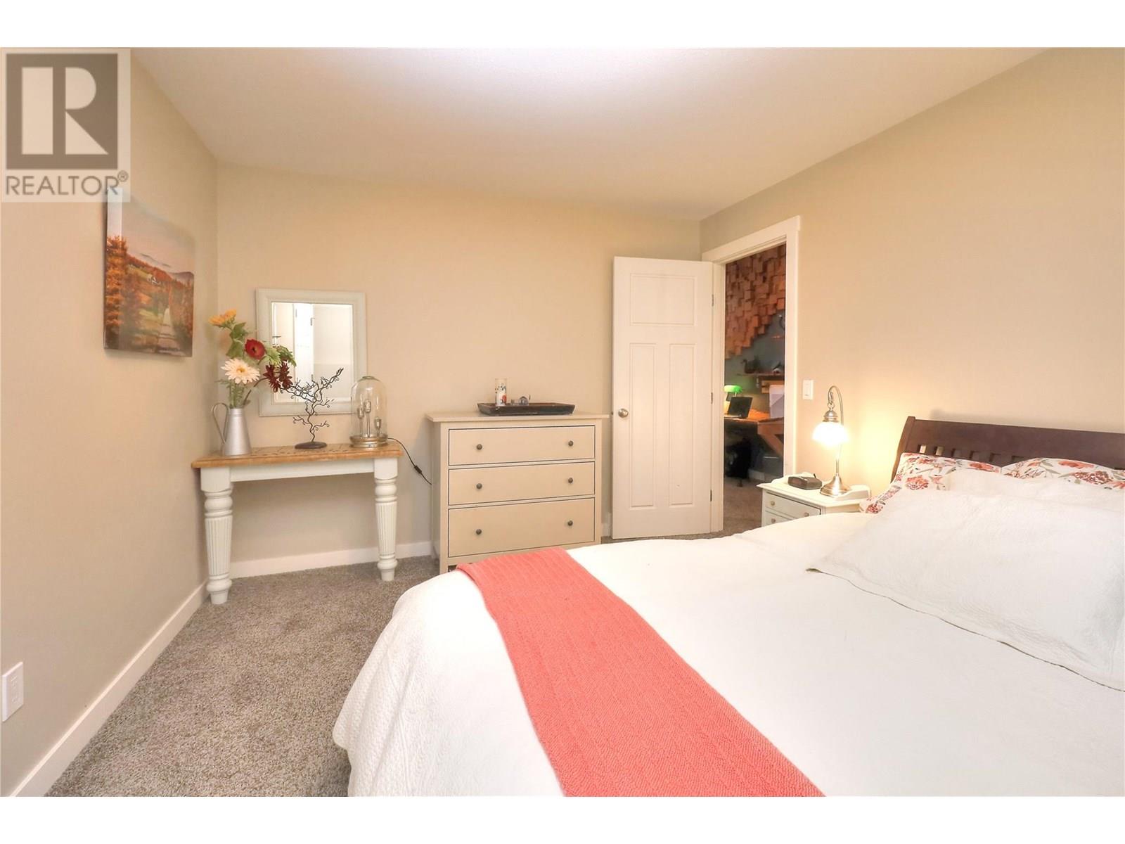 Photo 31 of 917 Copper Point Way, Windermere BC