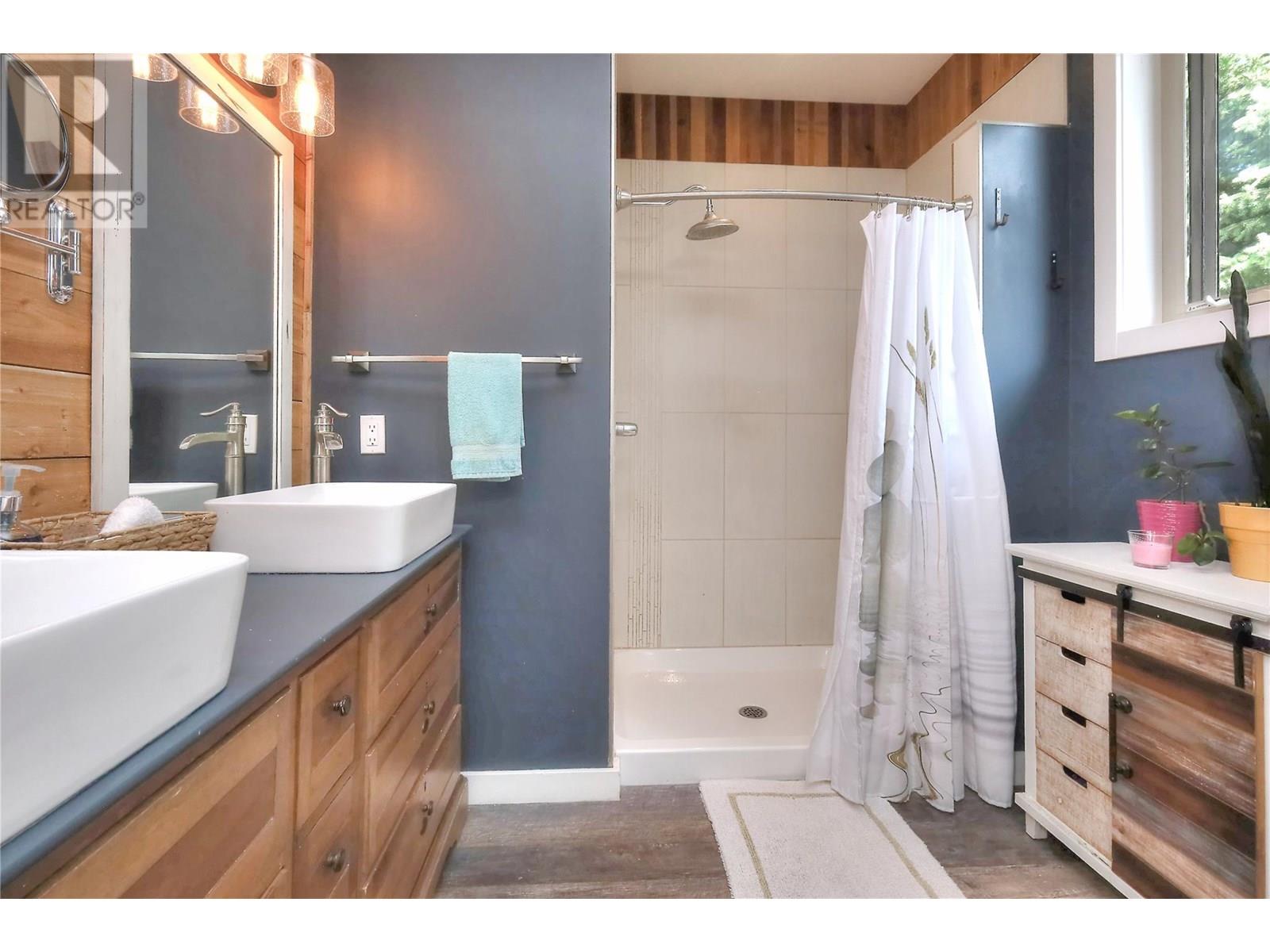 Photo 51 of 917 Copper Point Way, Windermere BC