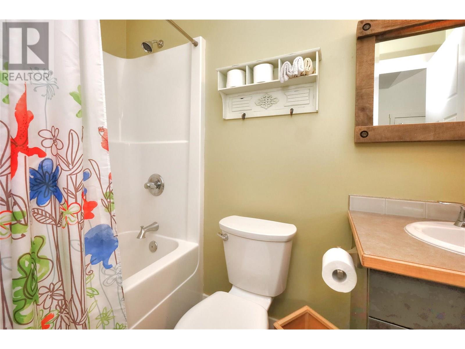 Photo 35 of 917 Copper Point Way, Windermere BC