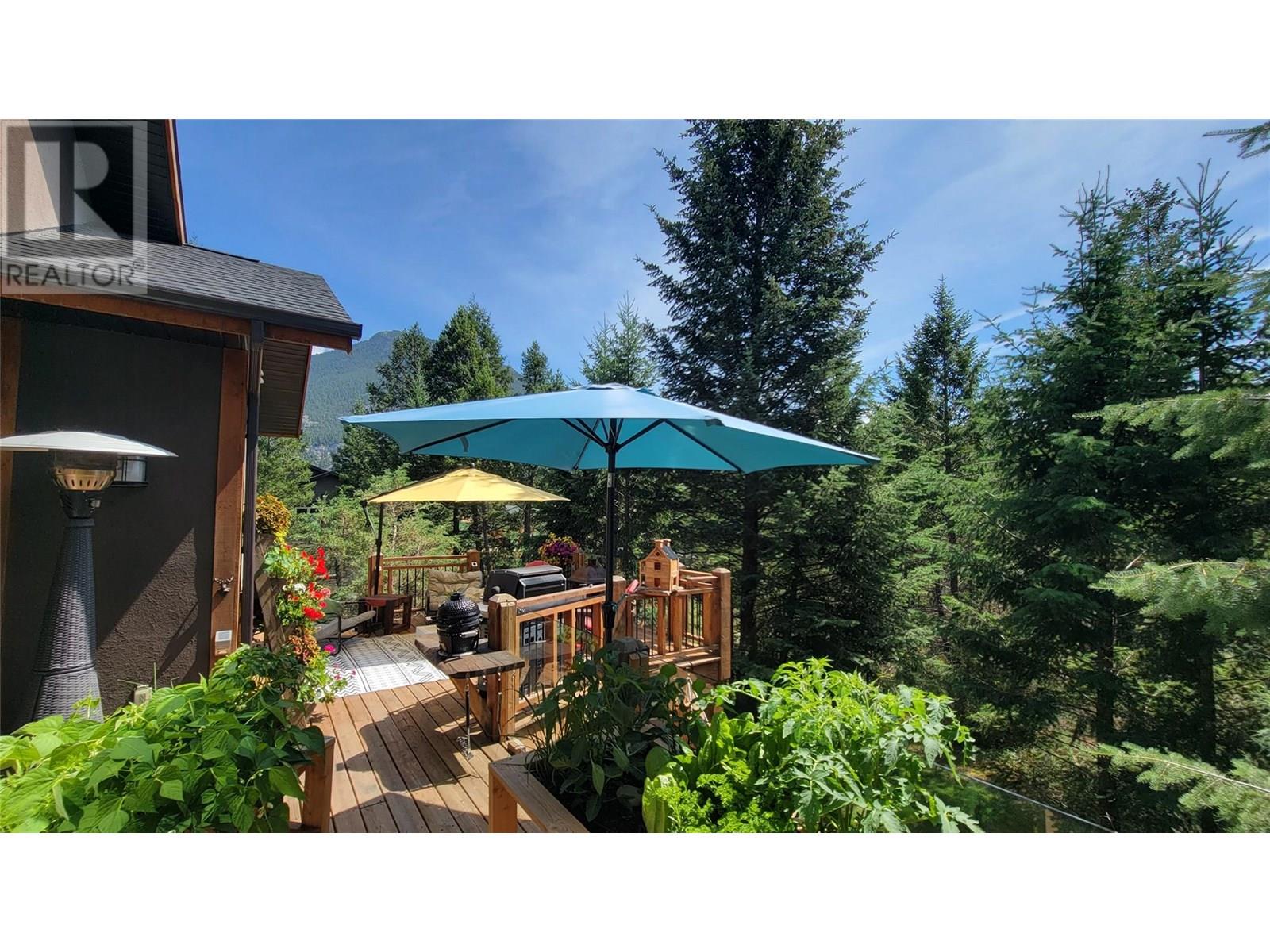 Photo 47 of 917 Copper Point Way, Windermere BC