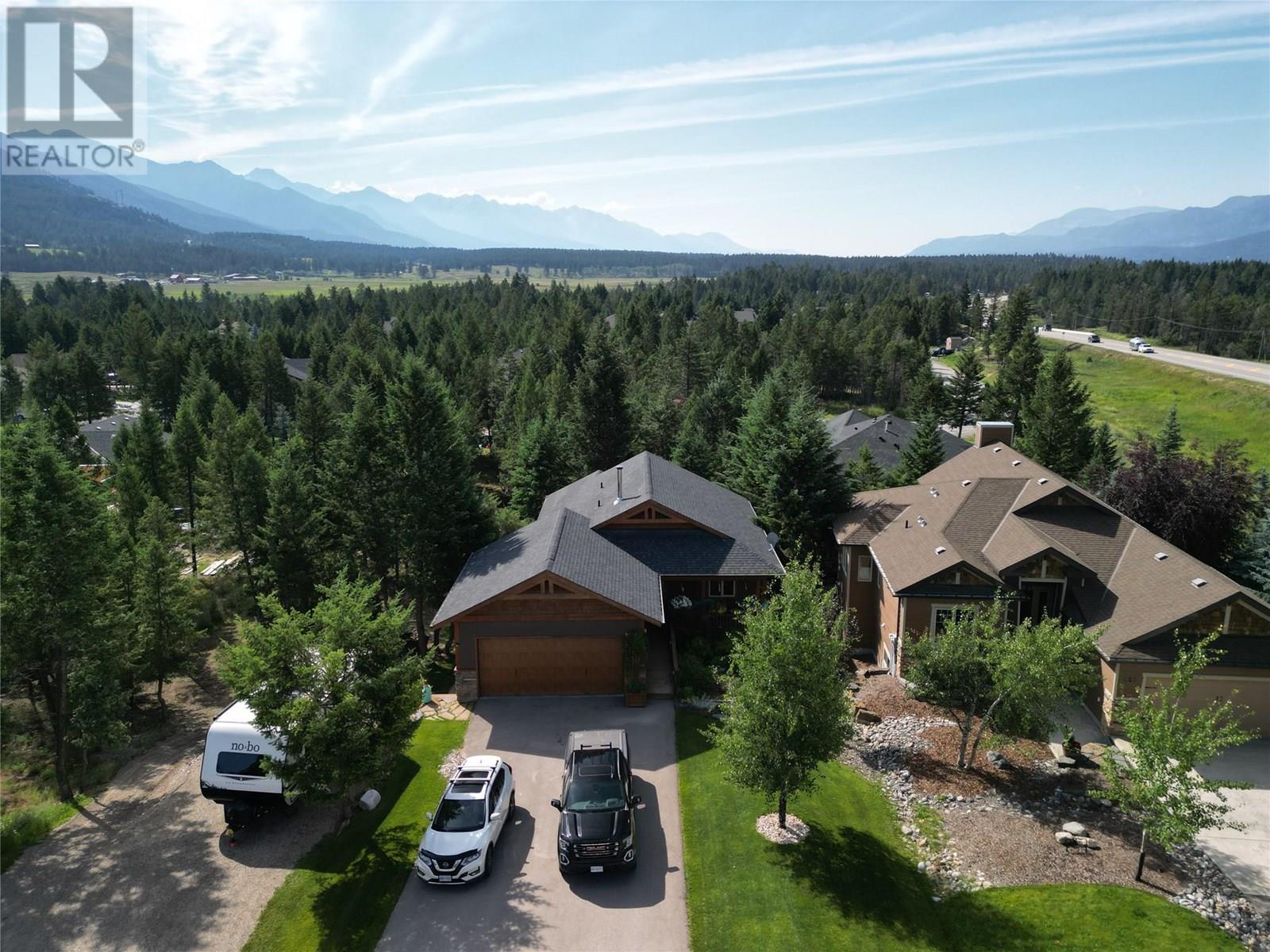 Photo 1 of 917 Copper Point Way, Windermere BC