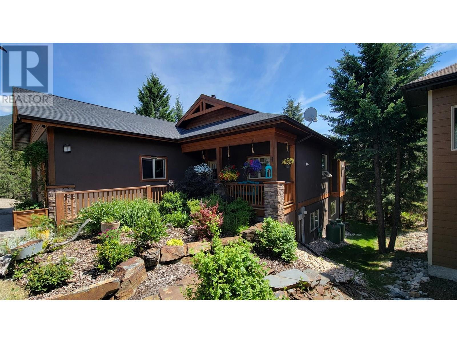 Photo 27 of 917 Copper Point Way, Windermere BC