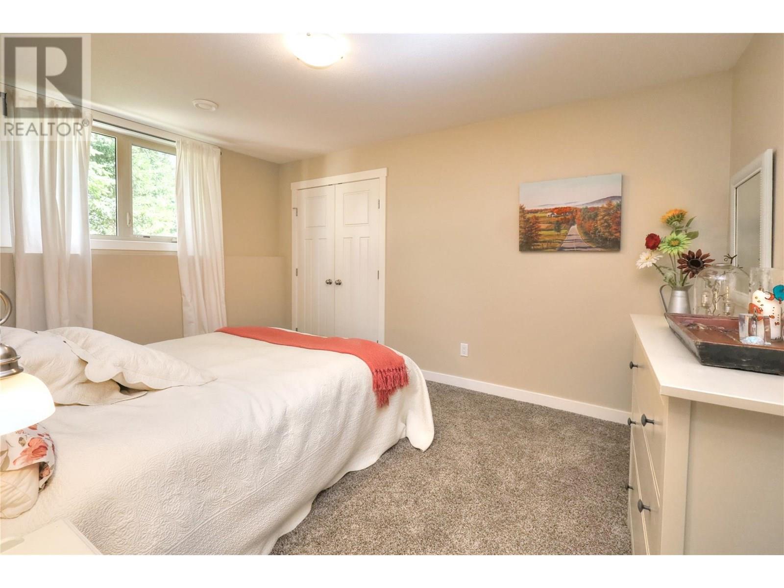 Photo 25 of 917 Copper Point Way, Windermere BC
